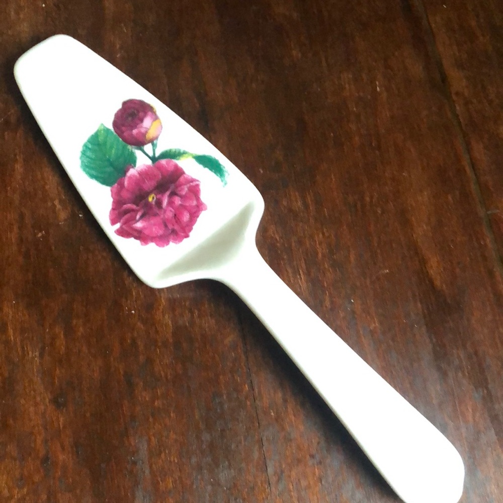 R. B. Bernarda Portugal Cake Server